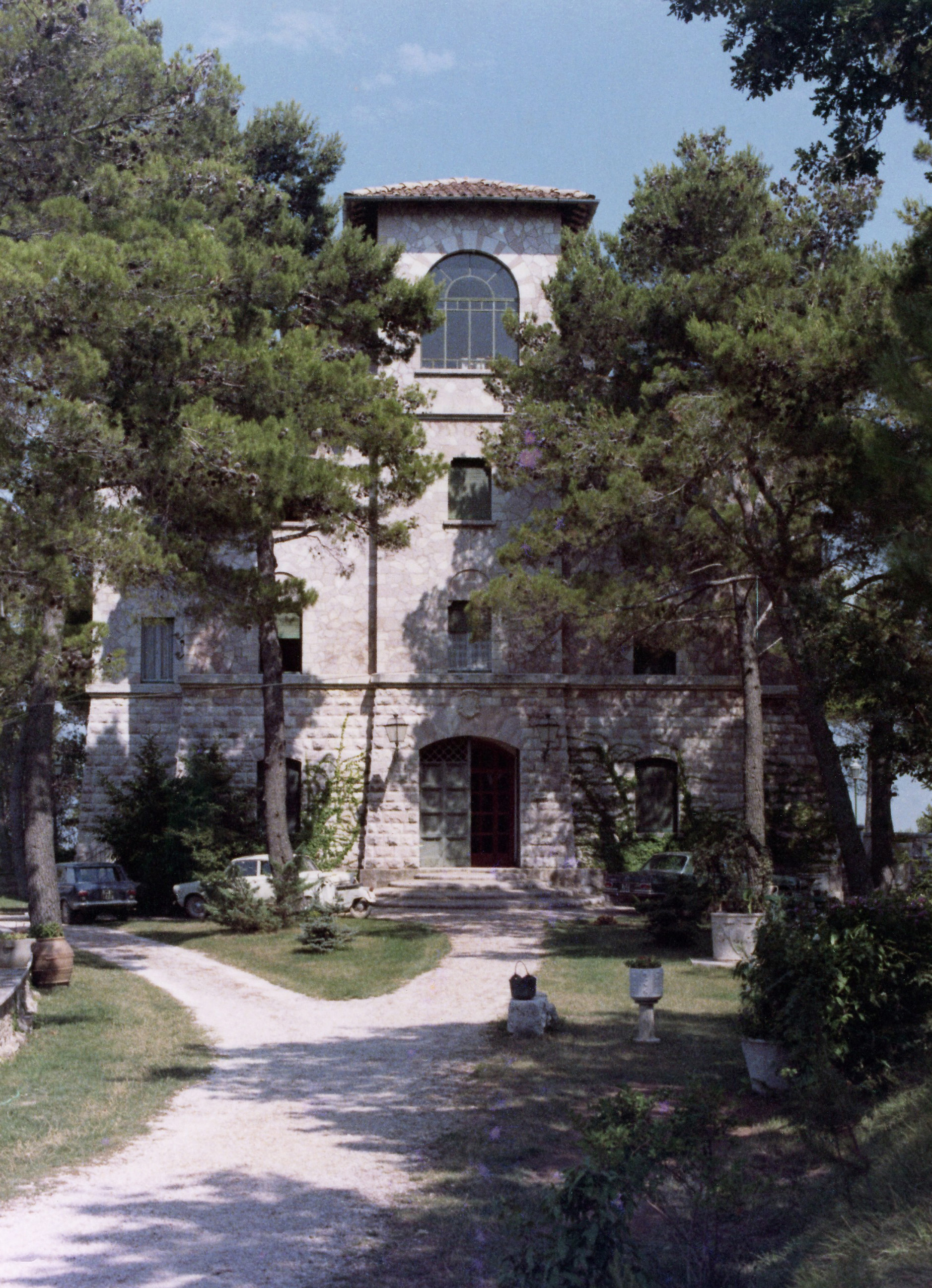 Torregrossa: Our villa in Umbria made from hand carved pink stone Torregrossa: Our villa in Umbria